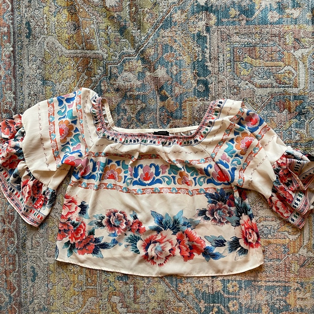 Spanish print flutter sleeve